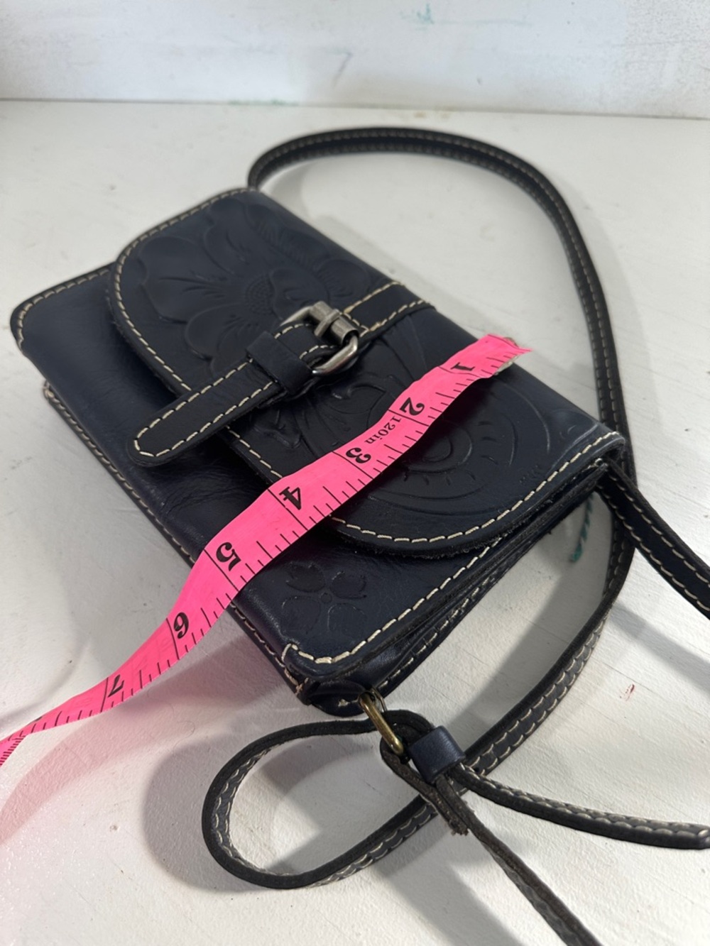 Patricia Nash navy leather crossbody clutch - Picture 4 of 7